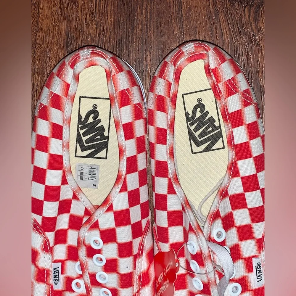 Vans - Picture 6 of 10